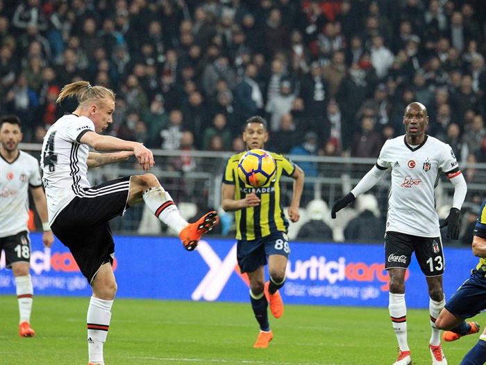 Vodafone Park Stadyumu Saha İçi Reklam Çalışması