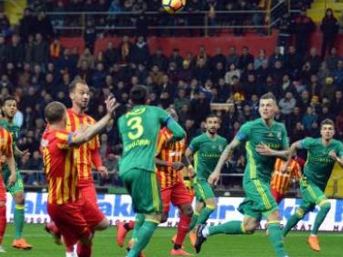 Kayseri Kadir Has Stadyumu Saha İçi Reklam Çalışması