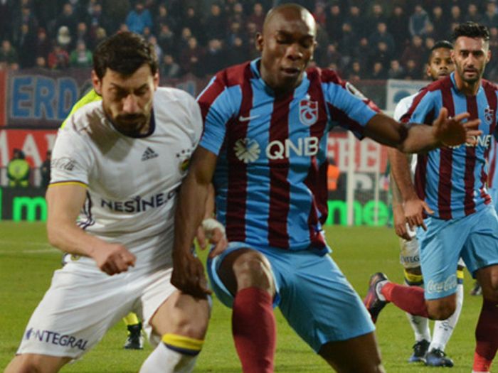 Şenol Güneş Spor Kompleksi Saha İçi Reklam Çalışması
