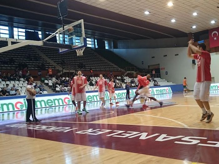 Bursa Atatürk Kapalı Spor Salonu Saha İçi Reklam Çalışması