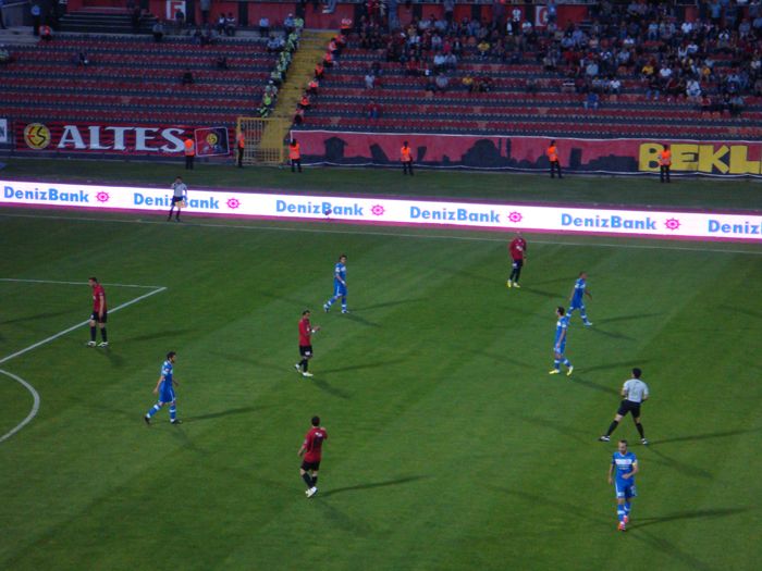 Eskişehir Atatürk Stadyumu Saha İçi Reklam Çalışması