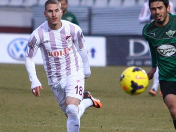 Elazığ Atatürk Stadyumu Saha İçi Reklam Çalışması