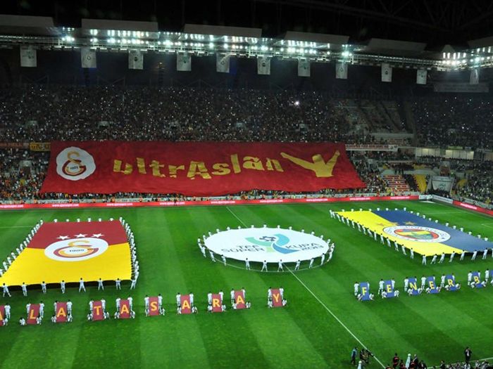 Galatasaray - Fenerbahçe-Kayseri Kadir Has Stadyumu Saha İçi Reklam Çalışması