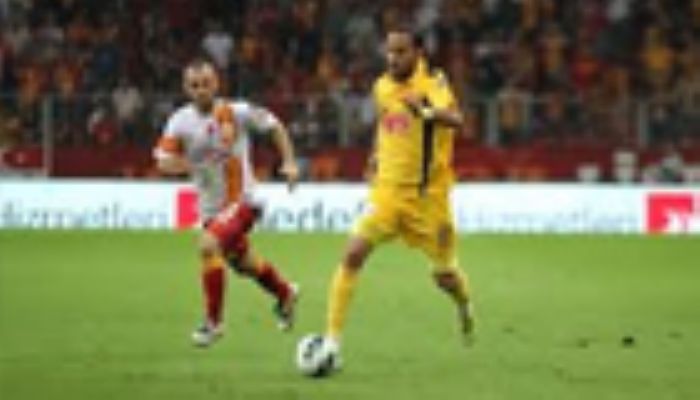 Ali Sami Yen Spor Kompleksi Türk Telekom Stadyumu Saha İçi Reklam Çalışması