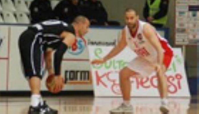 Tofaş - Beşiktaş Milangaz Saha İçi Reklam Çalışması