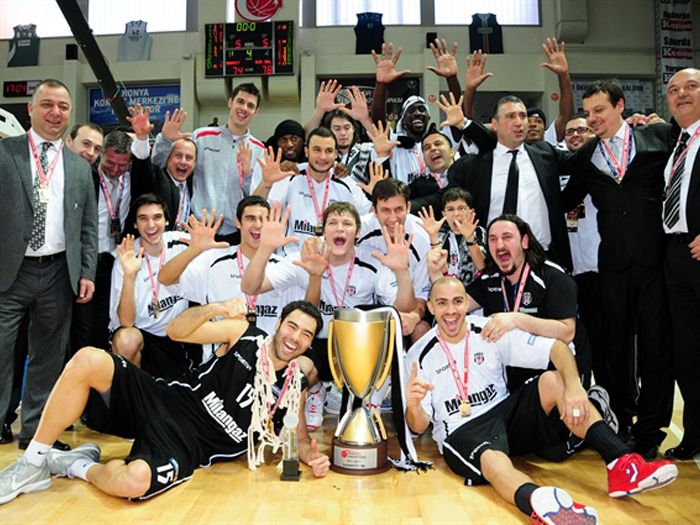 Konya Selçuklu Belediyesi Spor Salonu Saha İçi Reklam Çalışması