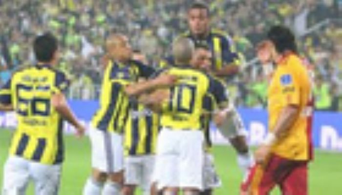Fenerbahçe - Galatasaray Şükrü Saraçoğlu Stadyumu Saha İçi Reklam 
