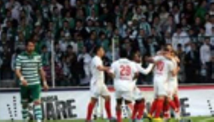 ursa Atatürk Stadyumu Saha İçi Reklam Çalışması